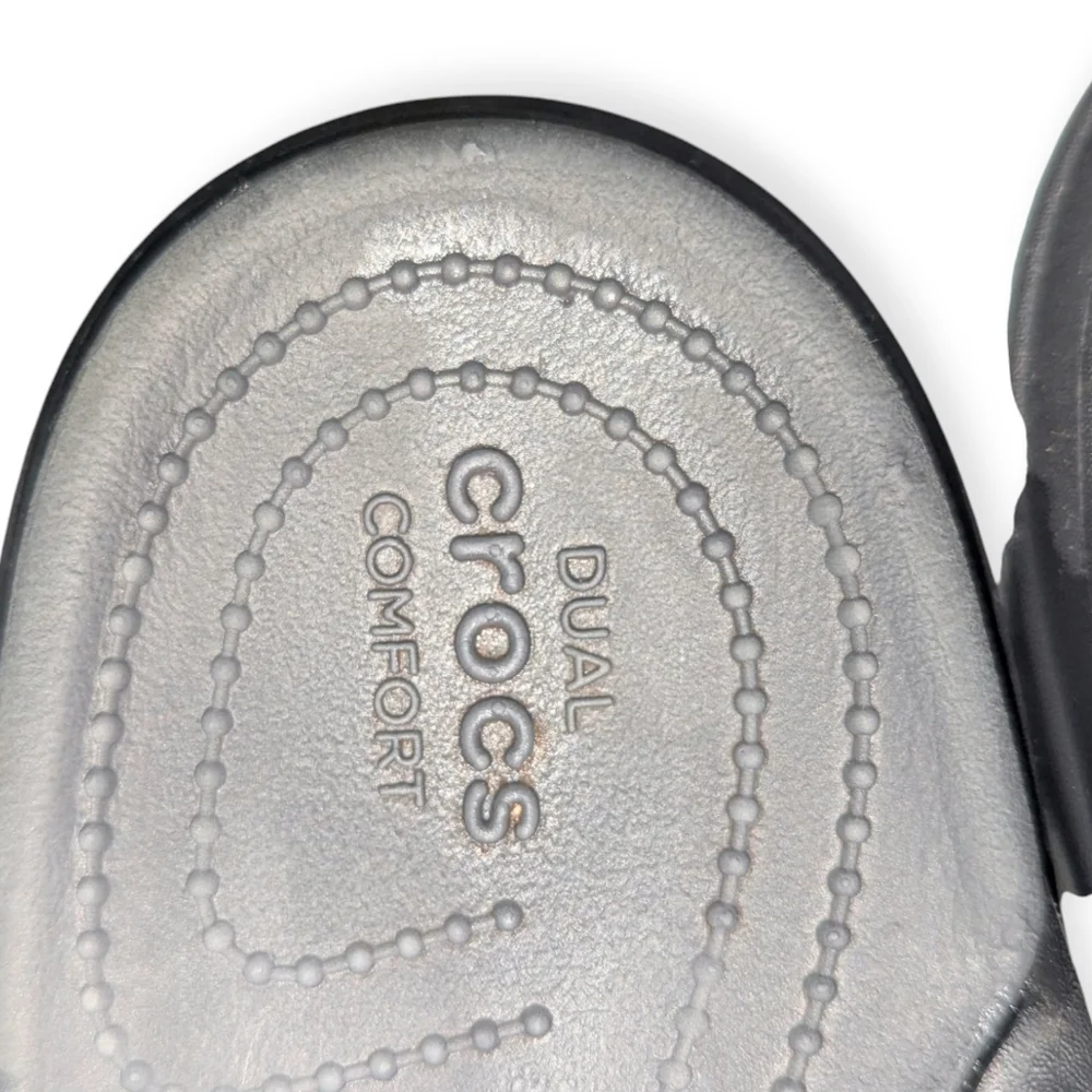 Crocs size 9M/11W Unisex Black Flip Flop Thong Sandals
